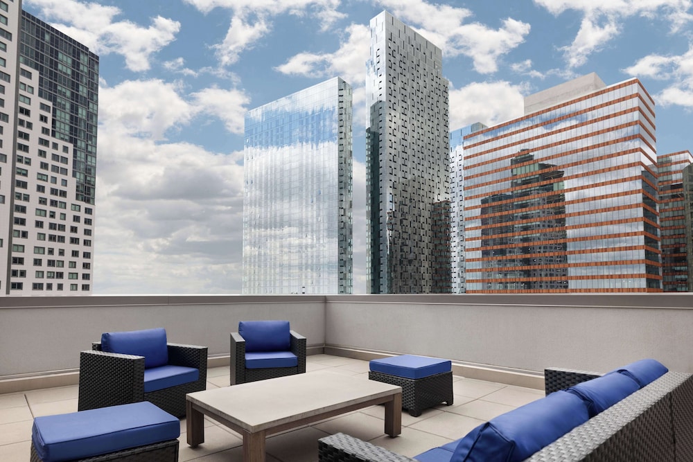 Hilton Garden Inn Long Island City New York - photo 21