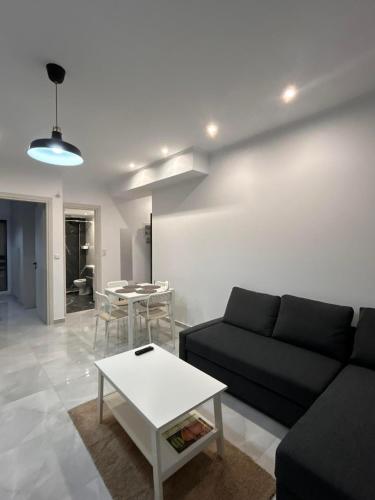 Hana Holiday Beach Apartment 1 — 4-Star Luxury Hotel in Artemida, Greece