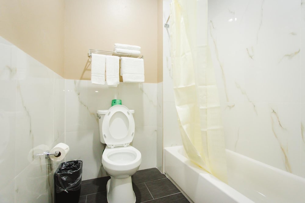 Budget Host Inn and Suites - photo 26