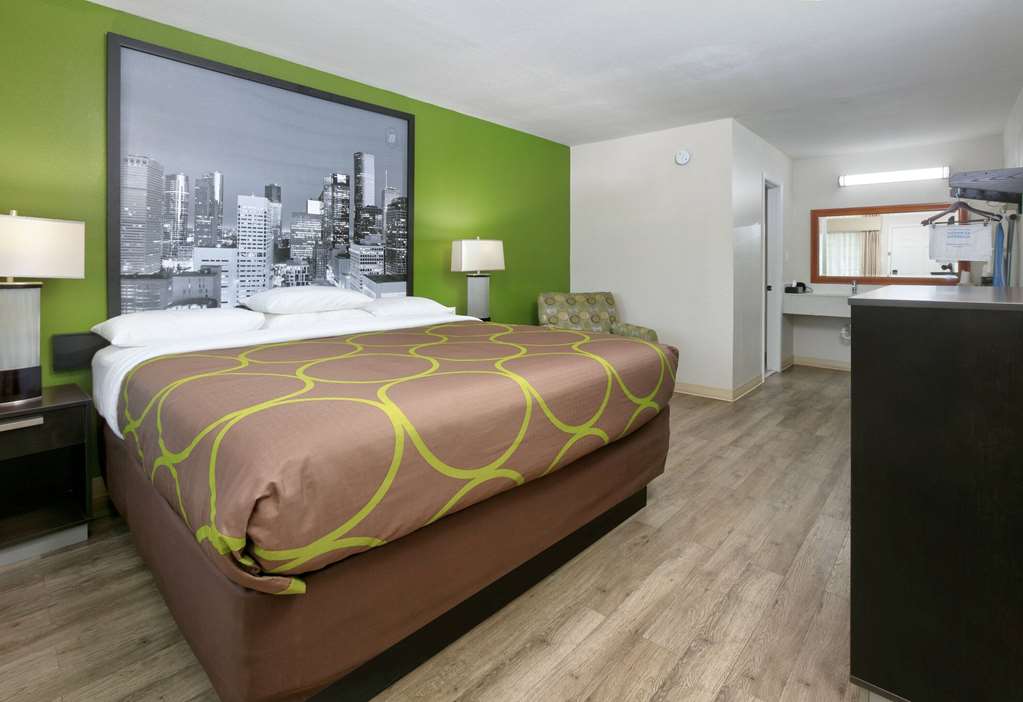 Super 8 by Wyndham Palestine - photo 11