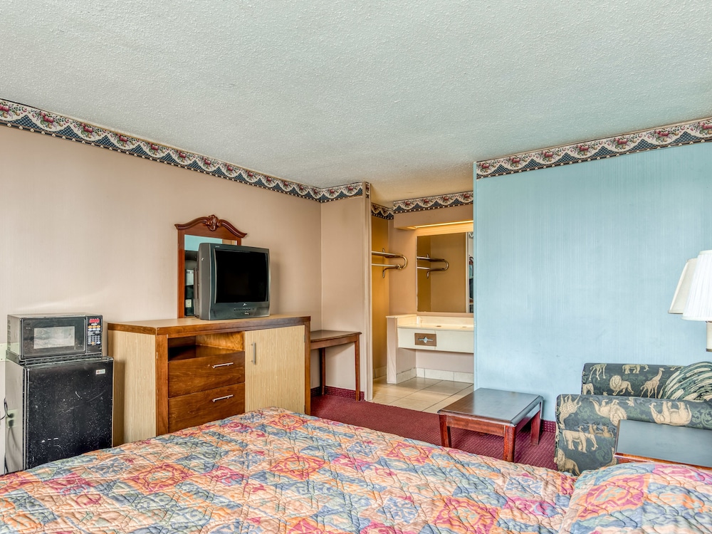 OYO Hotel Jackson North I 55 - photo 17
