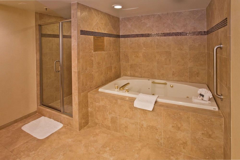 DoubleTree by Hilton Los Angeles Rosemead - photo 36