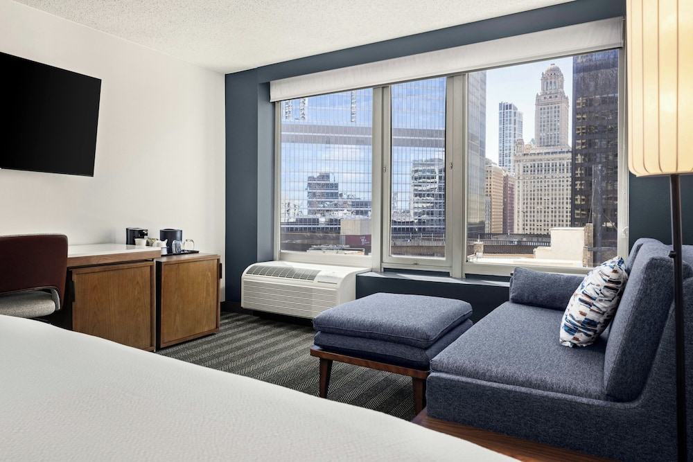 Courtyard by Marriott Chicago Downtown River North - photo 17