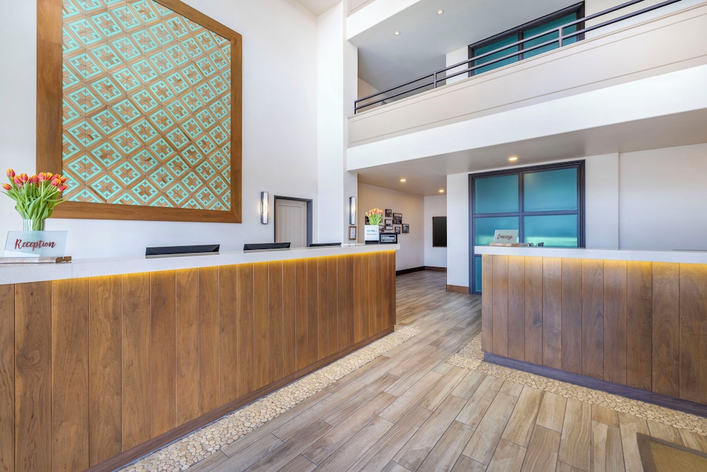 Hilton Vacation Club Riviera Beach & Shores CA - photo 3