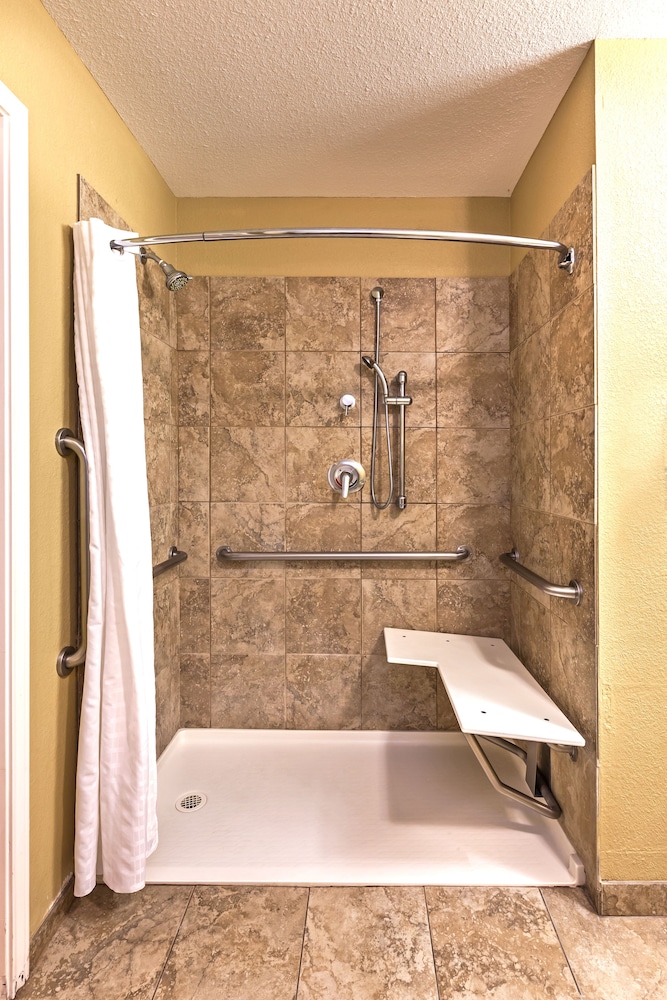 Candlewood Suites Pearland by IHG - photo 14