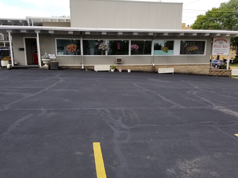 Hillcrest Motel - photo 20