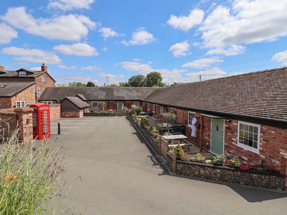 The Hay Barn - last minute hotel in Chester