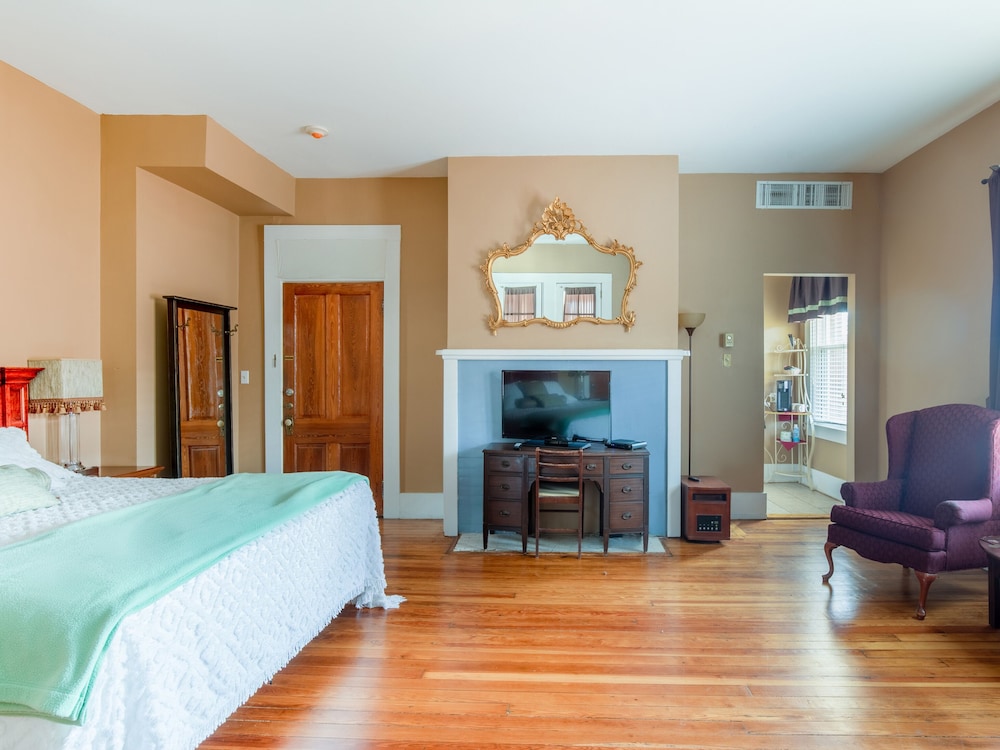 The Belmont Inn by OYO - photo 2