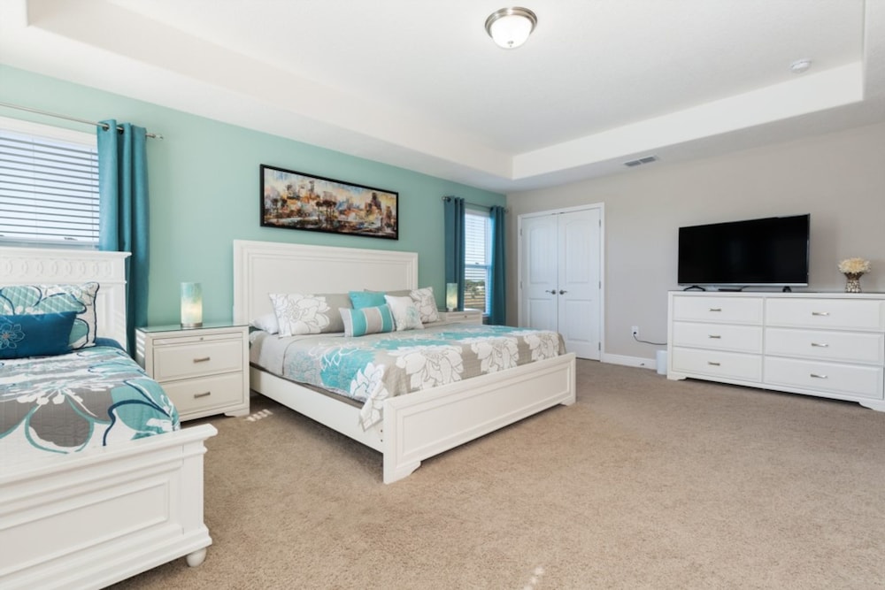 7 Bedrooms 5 Bathrooms Solterra 4103 Od - photo 36