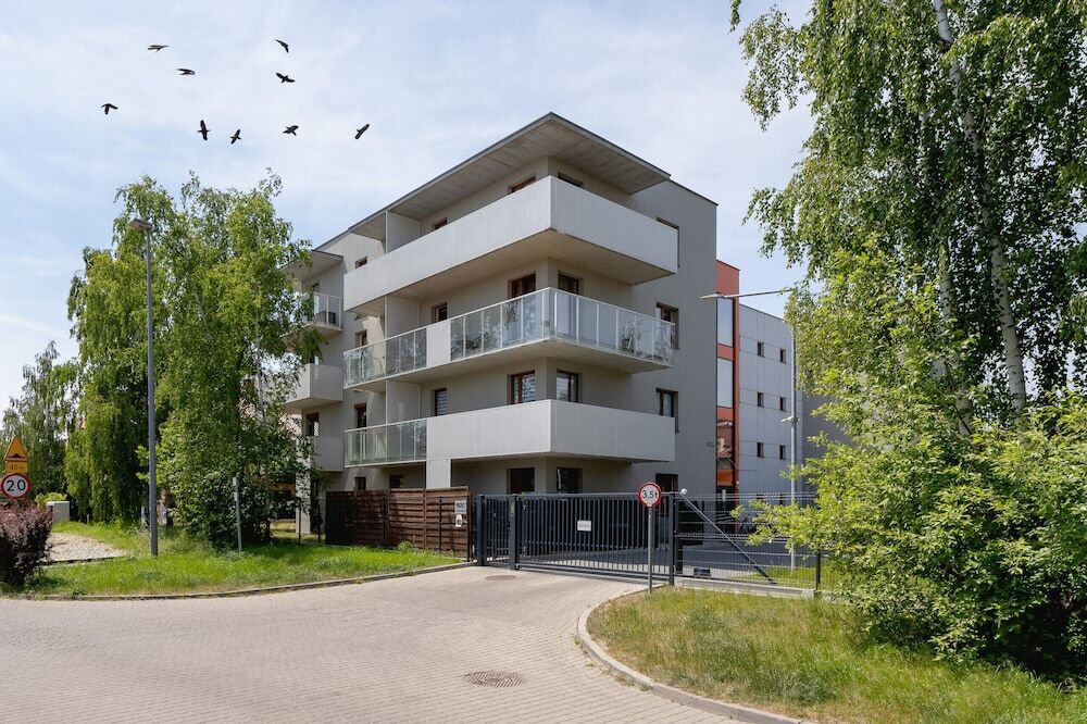 Modern & Spacious Apartment with Air Conditioning & Parking by Renters Prestige — 4-Star Luxury Hotel in Krakow, Poland