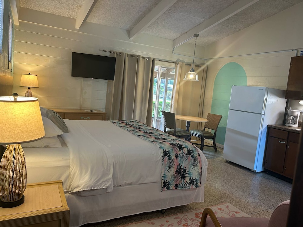 Tropical Resort & Marina on Lake Beresford - photo 8