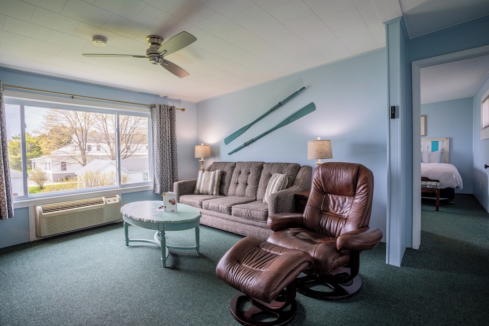 Beachfront Inn - photo 46