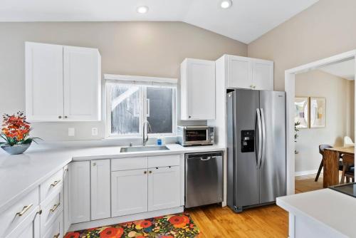 Modern 4BD home in Ballard with A C pet friendly — 4-Star Luxury Hotel in Seattle, United States