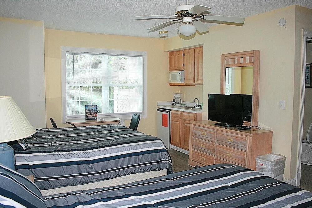 27 Holes of Golf Surrounds the Home 101l With Resort Amenities by Redawning