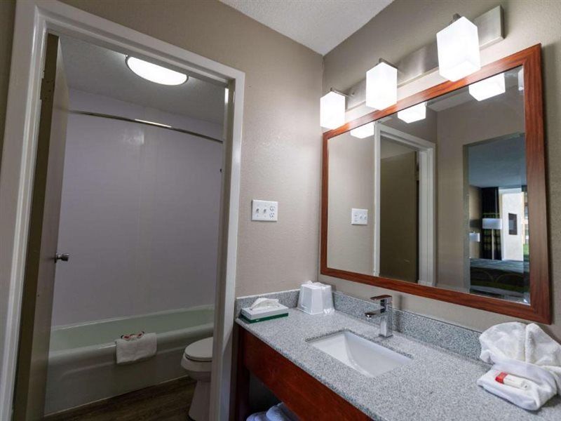 Super 8 by Wyndham Goldsboro - photo 4
