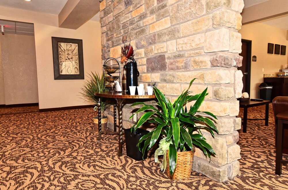Cobblestone Inn & Suites Clarion - photo 81
