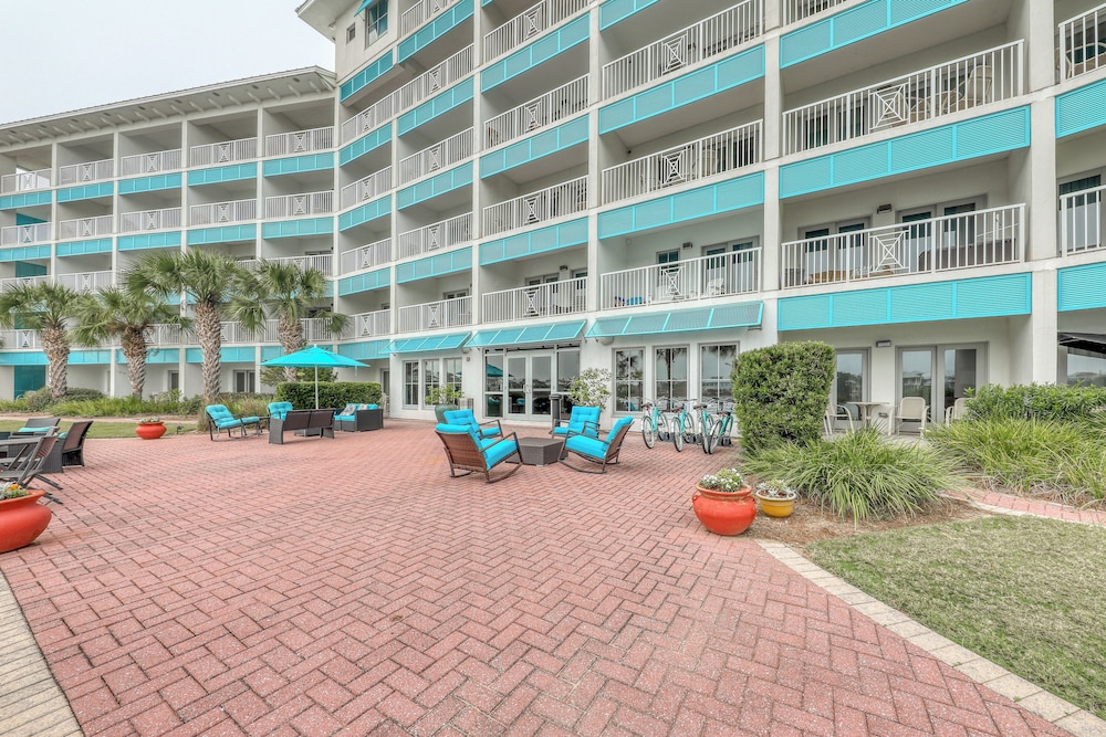 Carillon Beach Inn - photo 32