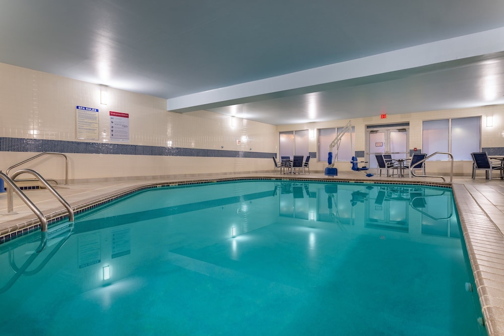 Holiday Inn Express & Suites Vadnais Heights by IHG - photo 41