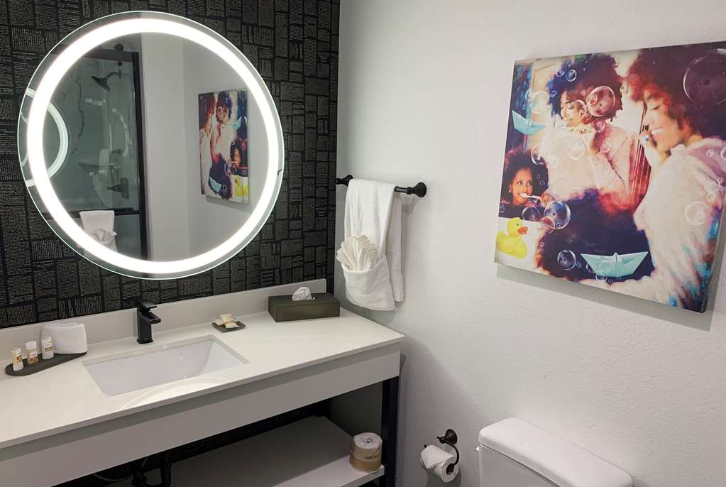 La Quinta Inn & Suites by Wyndham Maricopa Copper Sky - photo 18