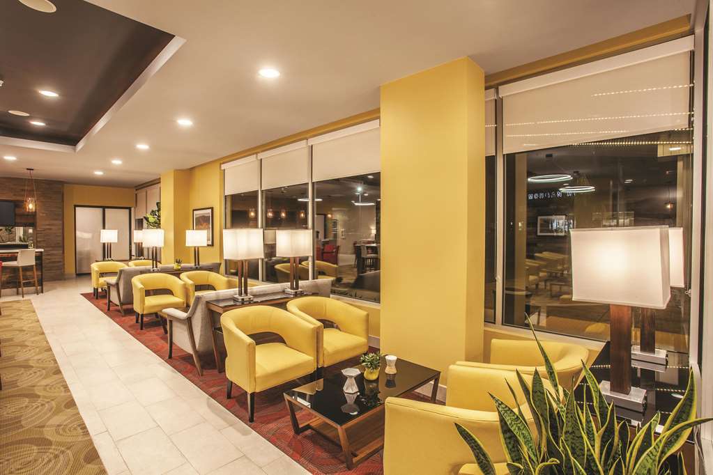 La Quinta Inn & Suites by Wyndham Morgan Hill San Jose South - photo 11