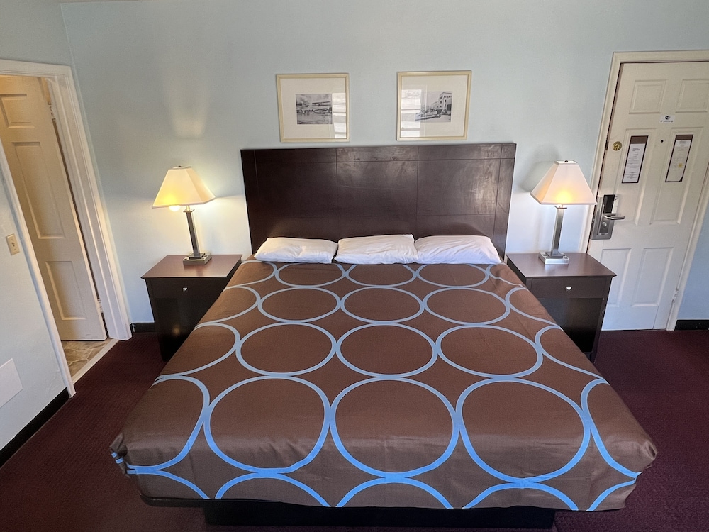 AmeriVu Inn and Suites St. Croix Falls - photo 4