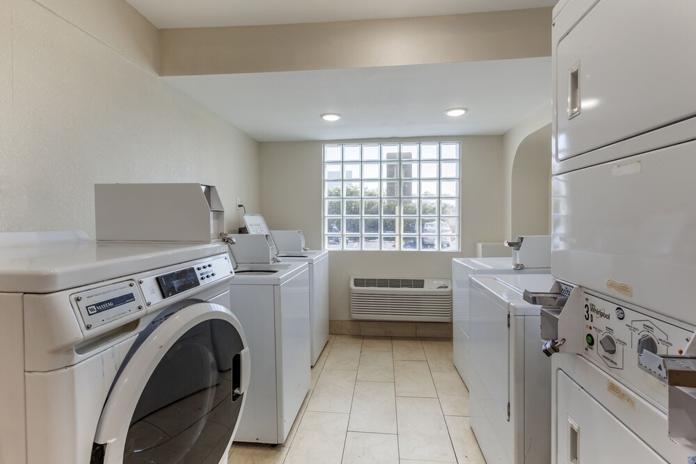 Quality Inn Phoenix Scottsdale West - photo 23