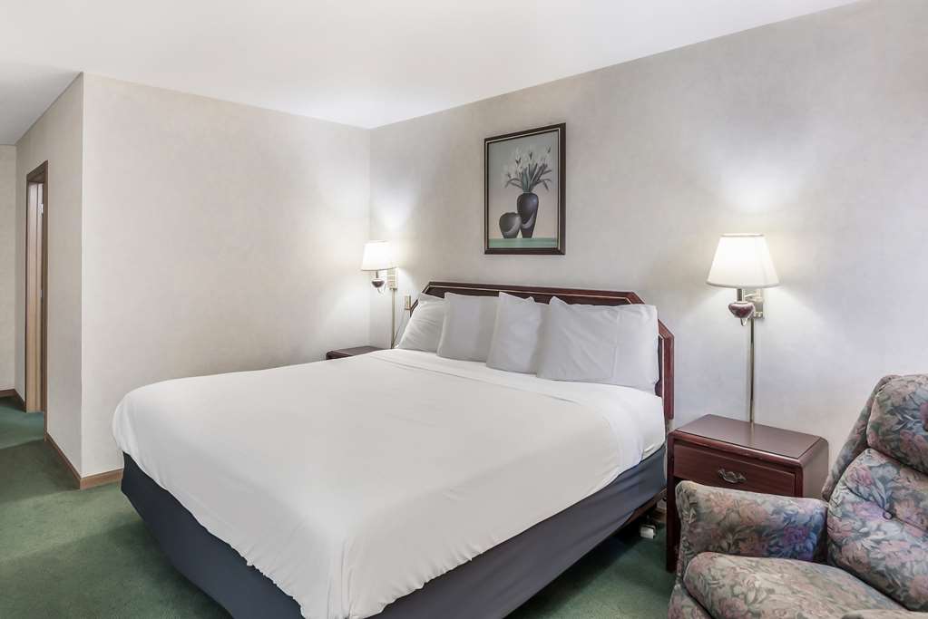 Americas Best Value Inn Wenona - photo 17