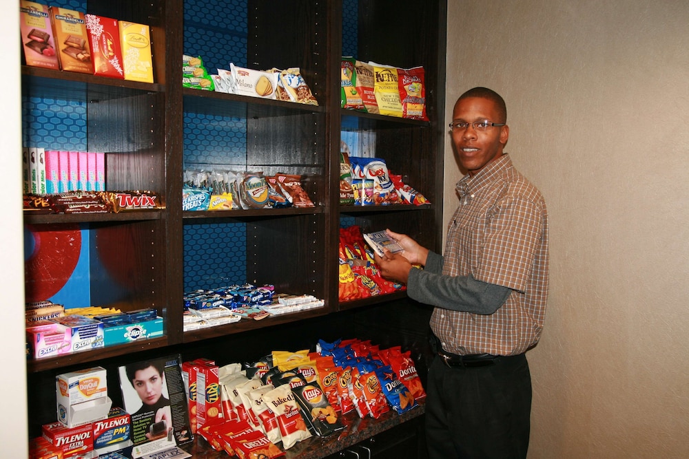 Hampton Inn & Suites Lebanon - photo 50