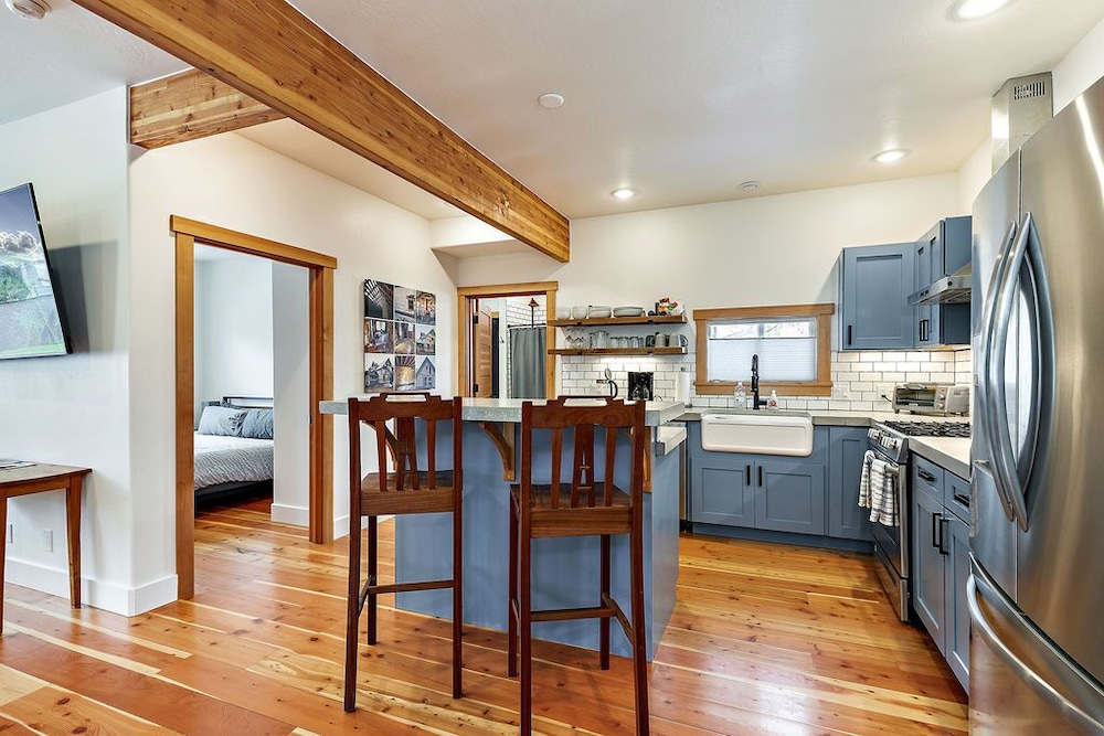 The Mountain Ave House by WanderLodges — 4-Star Luxury Hotel in Ashland, United States