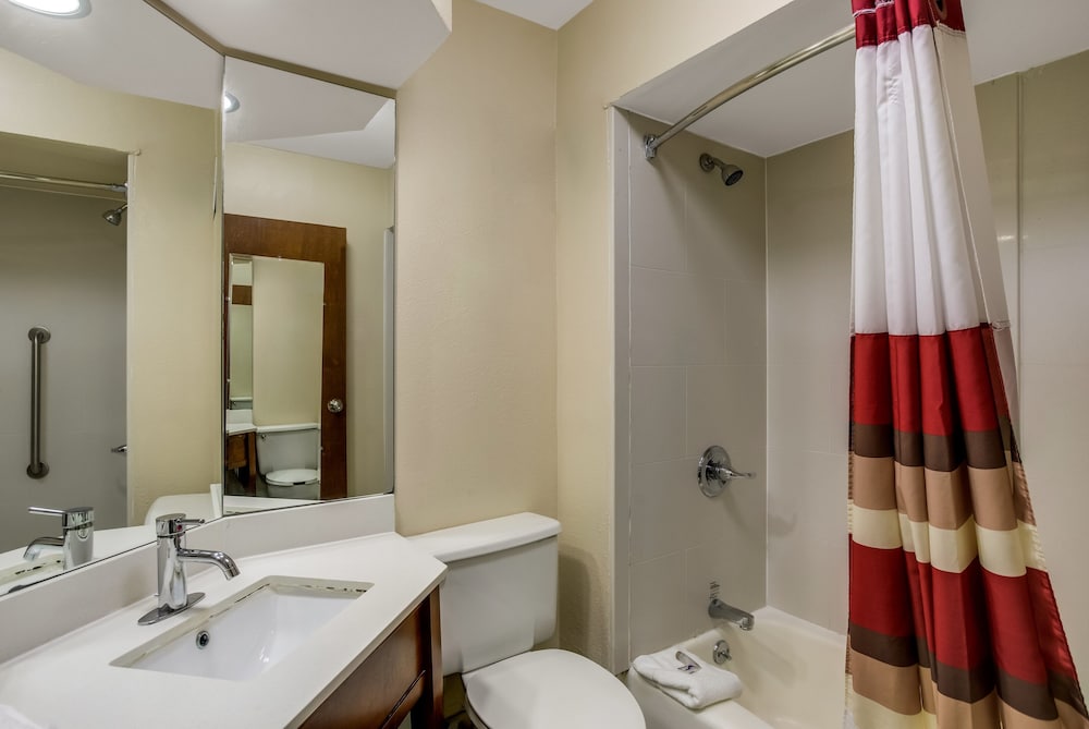 Red Roof Inn Nashville Music City - photo 22