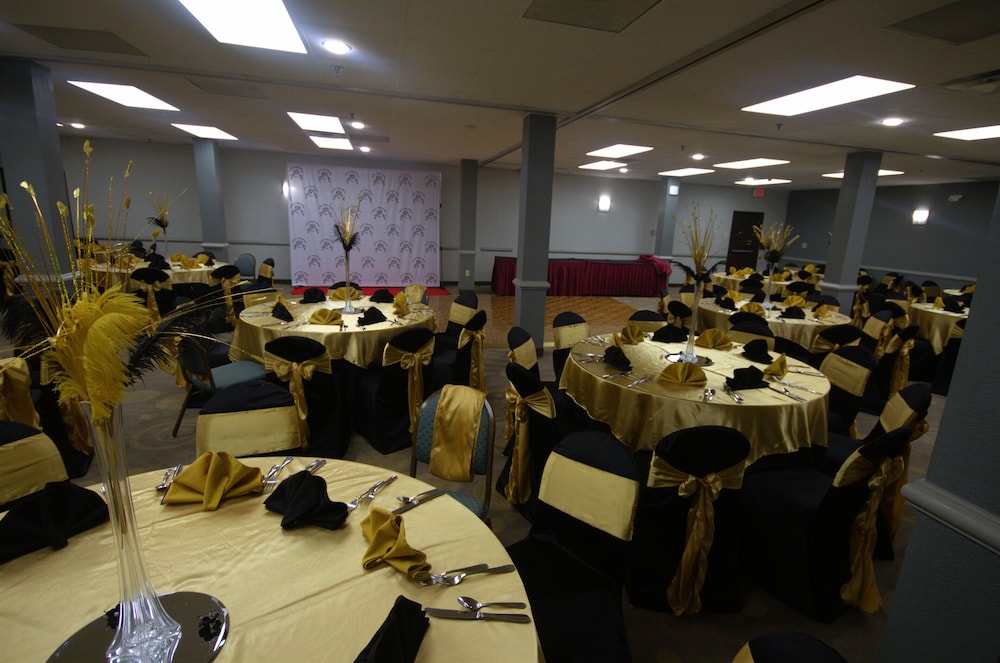 Atrium Hotel and Suites - photo 72