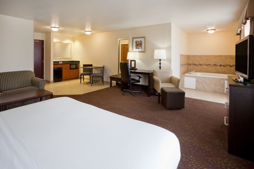 Holiday Inn Express & Suites Aberdeen an IHG Hotel - photo 5