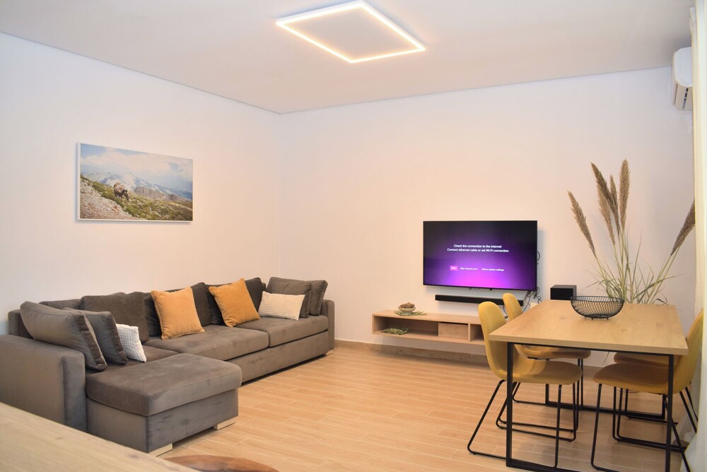 San Pietro Holiday Retreat Happy Rentals — 4-Star Luxury Hotel in Ishem, Albania