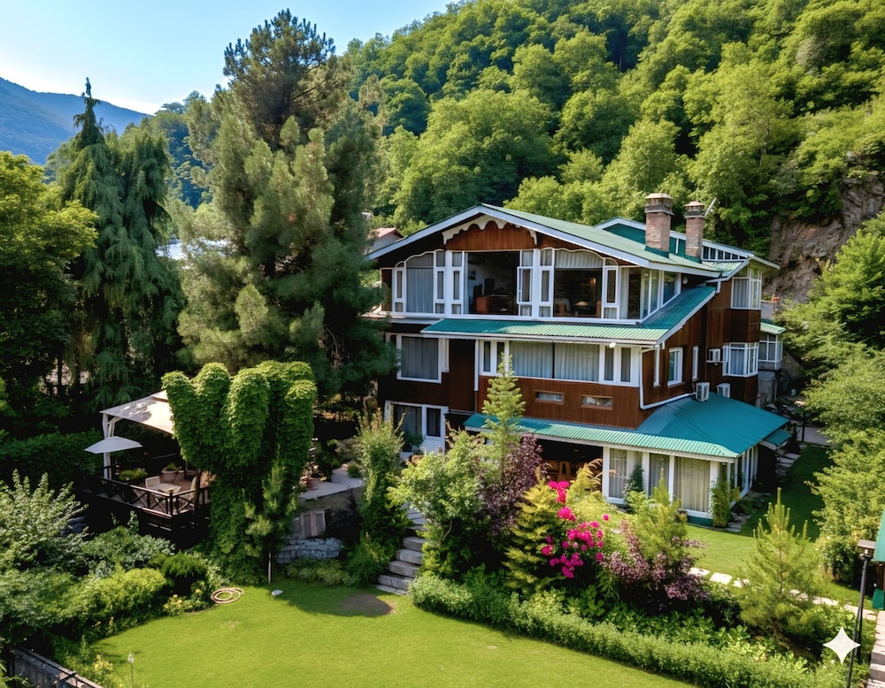 Hotel Metropolis Srinagar in Srinagar, India