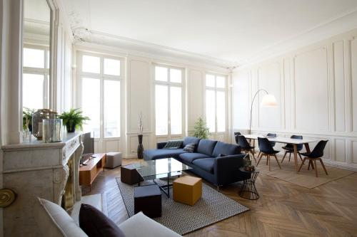 Appartement sur les quais de Bordeaux — 4-Star Luxury Hotel in Bordeaux, France