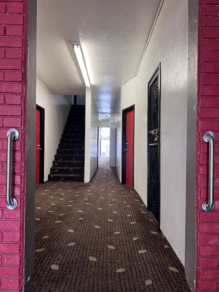 Miller Hotel - photo 7