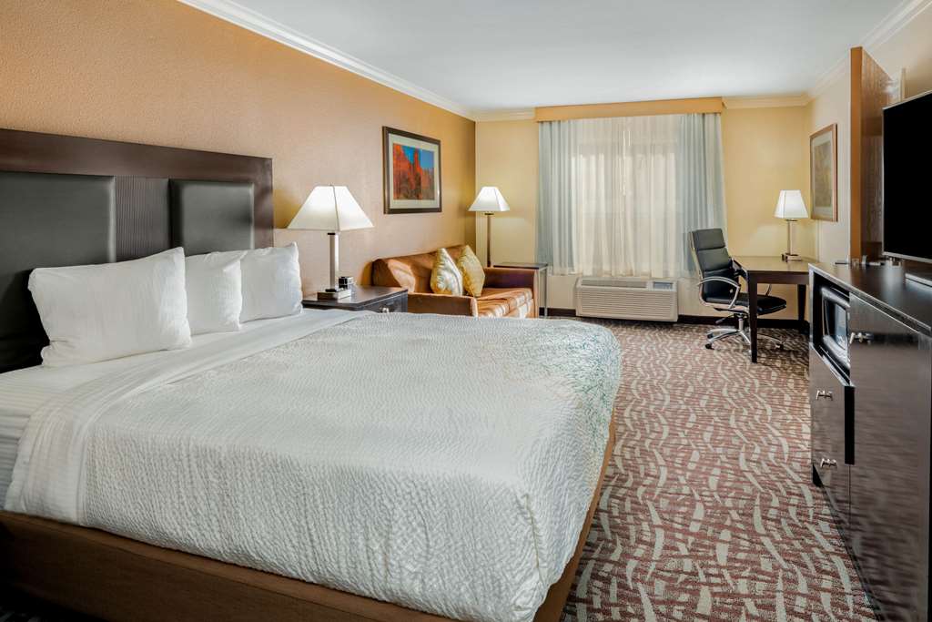 La Quinta Inn & Suites by Wyndham Moab - photo 40