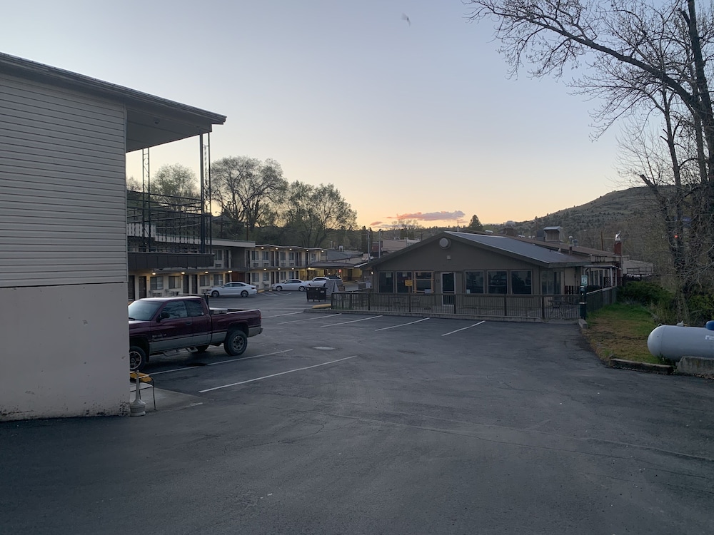 Sunset Inn John Day - photo 39