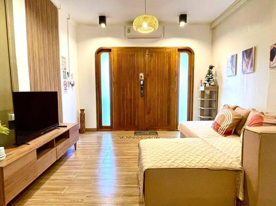 Private house with Pagoda view near Grand Palace