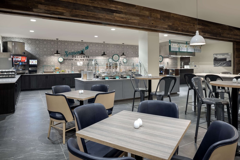 Embassy Suites by Hilton Bowling Green - photo 37