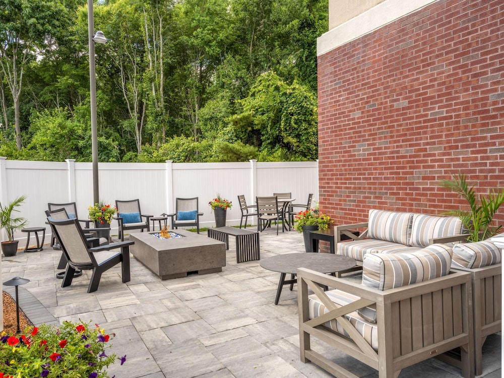Hampton Inn Raynham Taunton - photo 41