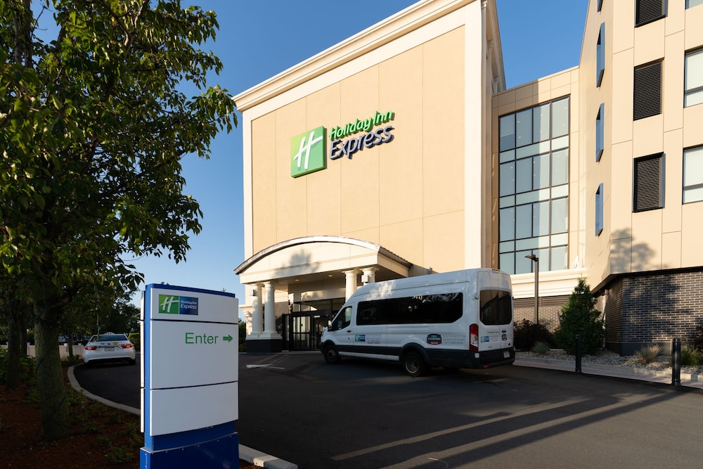 Holiday Inn Express Boston by IHG - photo 84