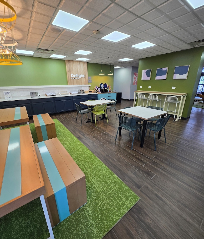 Spark by Hilton Oak Forest - photo 44
