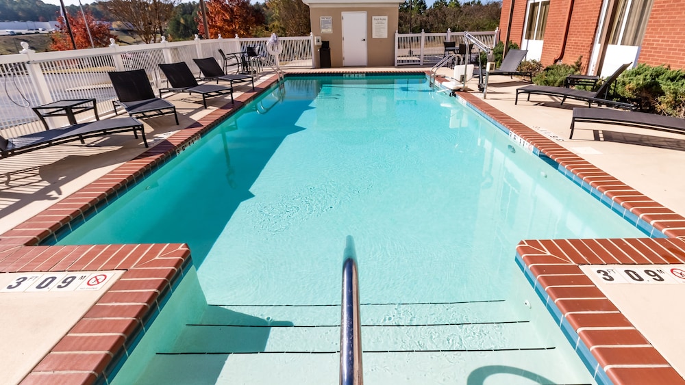 Holiday Inn Express Hotel & Suites Birmingham Irondale by IHG - photo 36