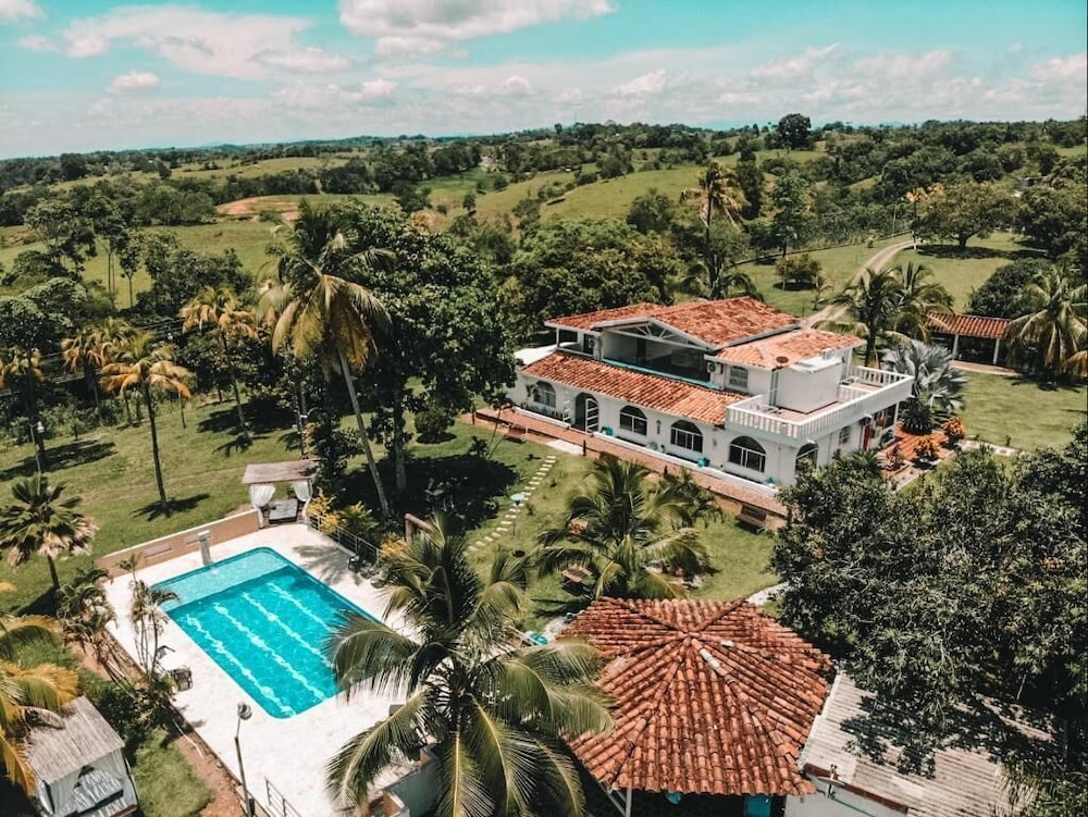 Amaranthus Hotel — hotel in Puerto Triunfo