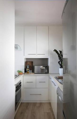 Cozy Studio Apartment Number 4705
