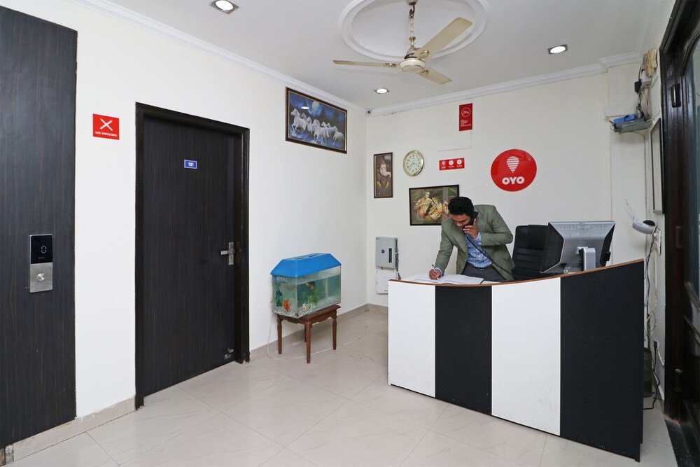 OYO 10878 Unitech Cyber Park