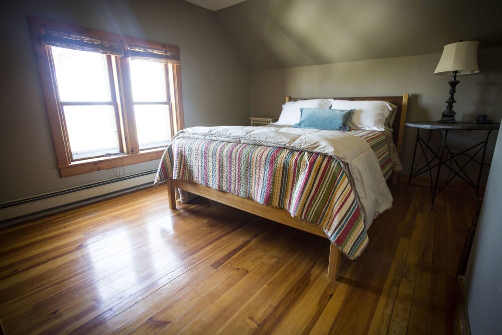 Mt. Philo Inn - photo 4