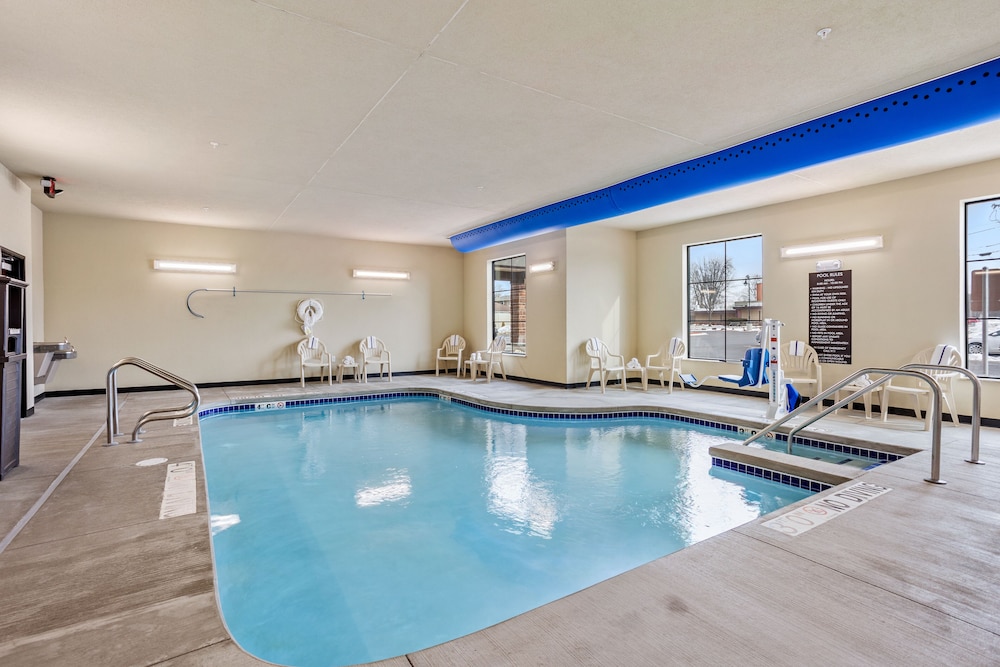 Cobblestone Hotel & Suites Little Chute - photo 35