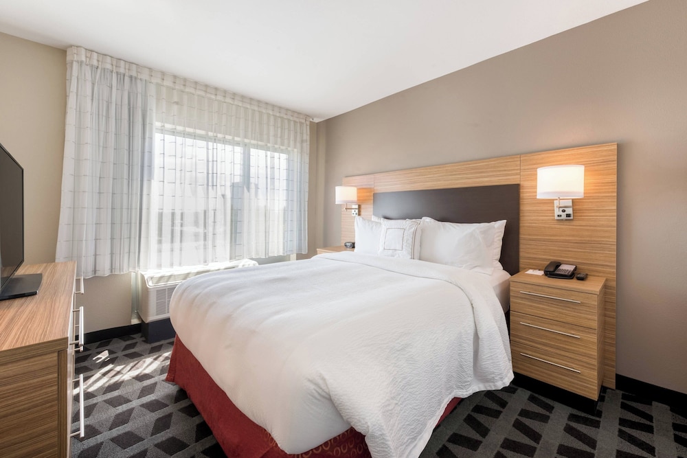 TownePlace Suites by Marriott Greensboro Coliseum Area - photo 13